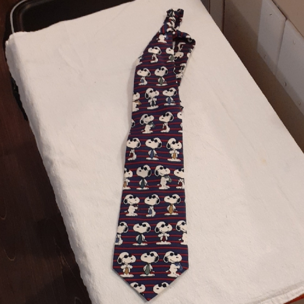 Peanuts Snoopy Blue and Red Tie